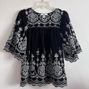 Ella Moon Black Embroidered Peasant Top M